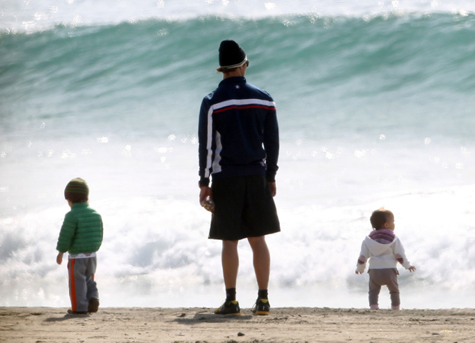**EXCLUSIVE** Matthew McConaughey takes children Levi and Vida to the beach for training and some quality time together